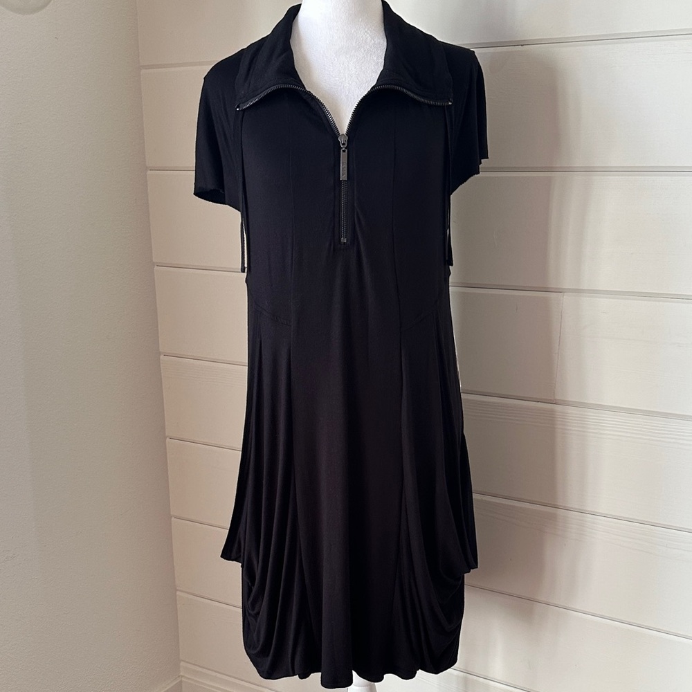 Kenzie Black Short Sleeve Zip Dress